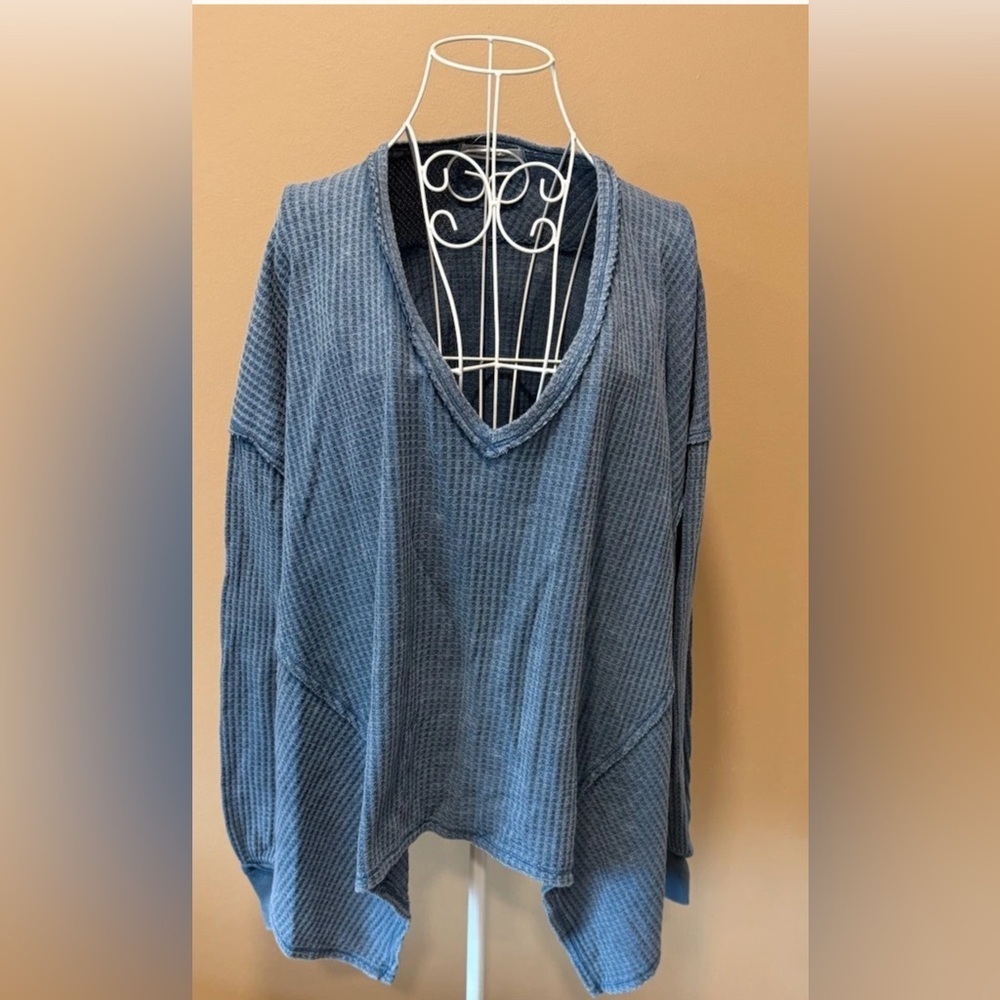 We The Free by Free People Waffle Knit Thermal Top Washed Blue V Neck M